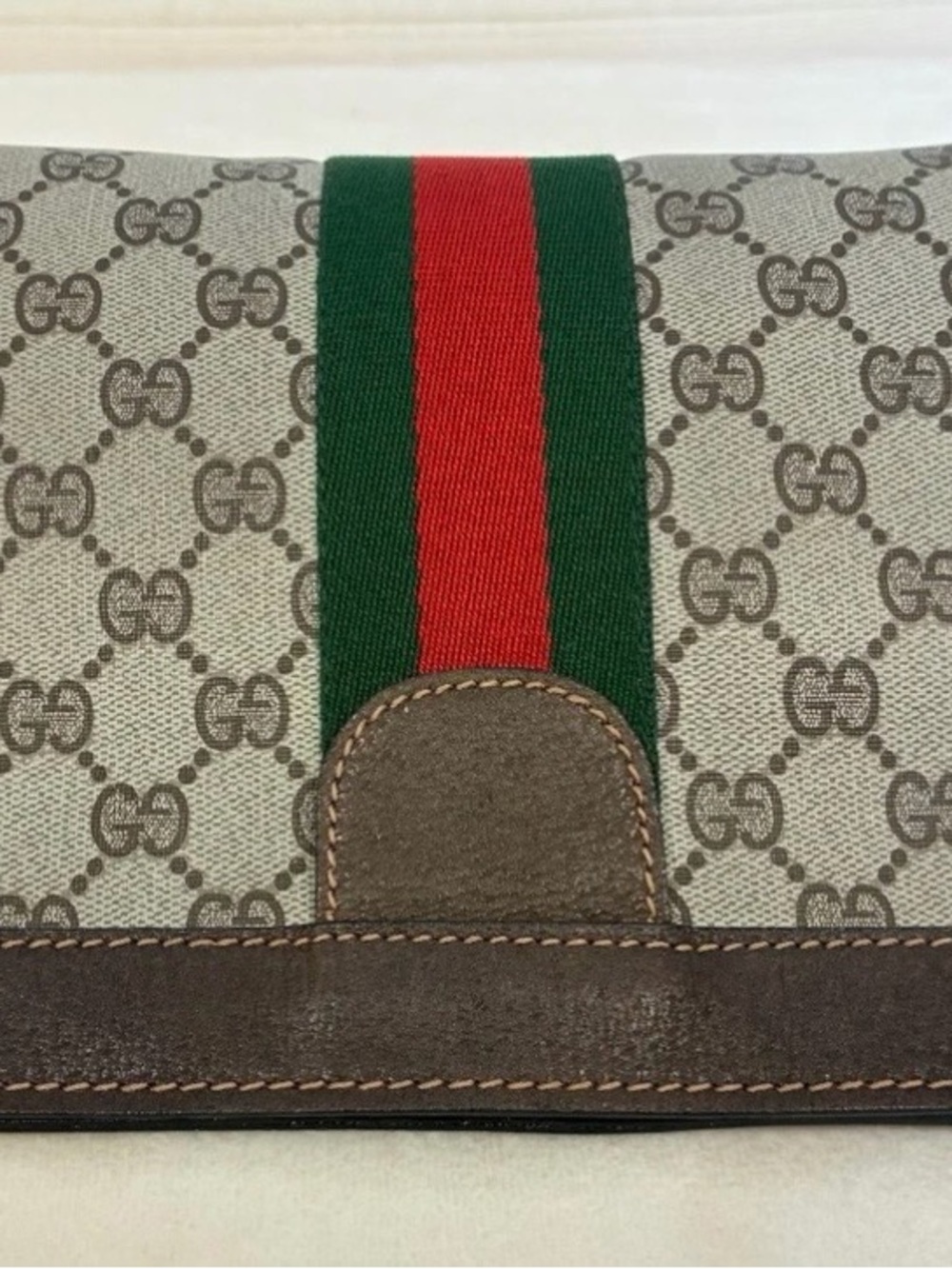 Authentic Gucci Beige GG Canvas clutch with Green-Red  Stripe